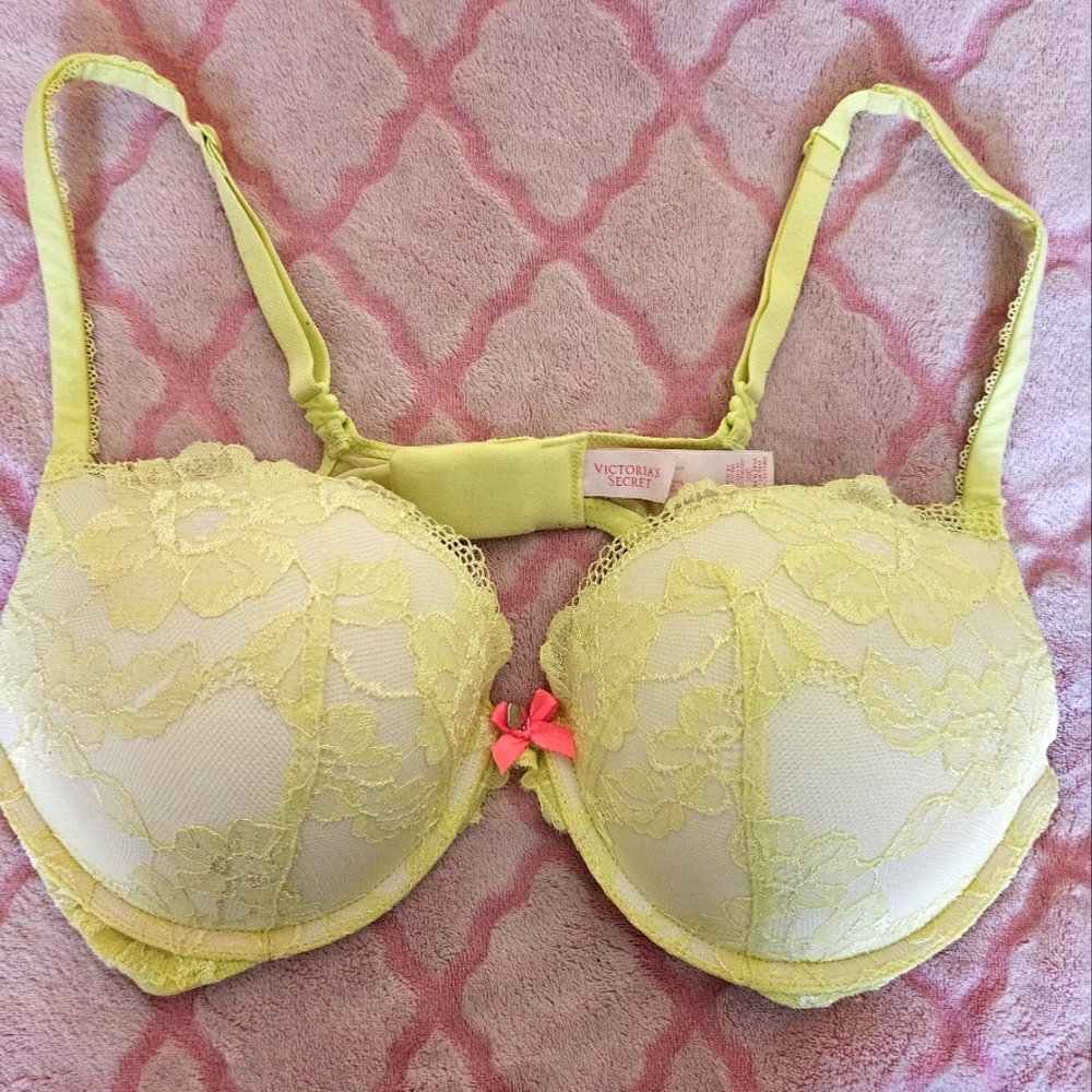 VICTORIA'S SECRET BRA size38C yellow lace florescent Body By Victoria PUSH-UP